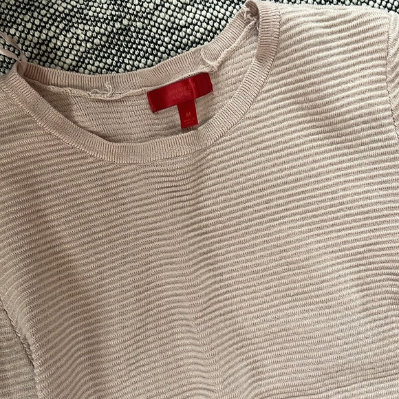 Jennifer Lopez dusty pink top with cut-out sleeves - Picture 2 of 2